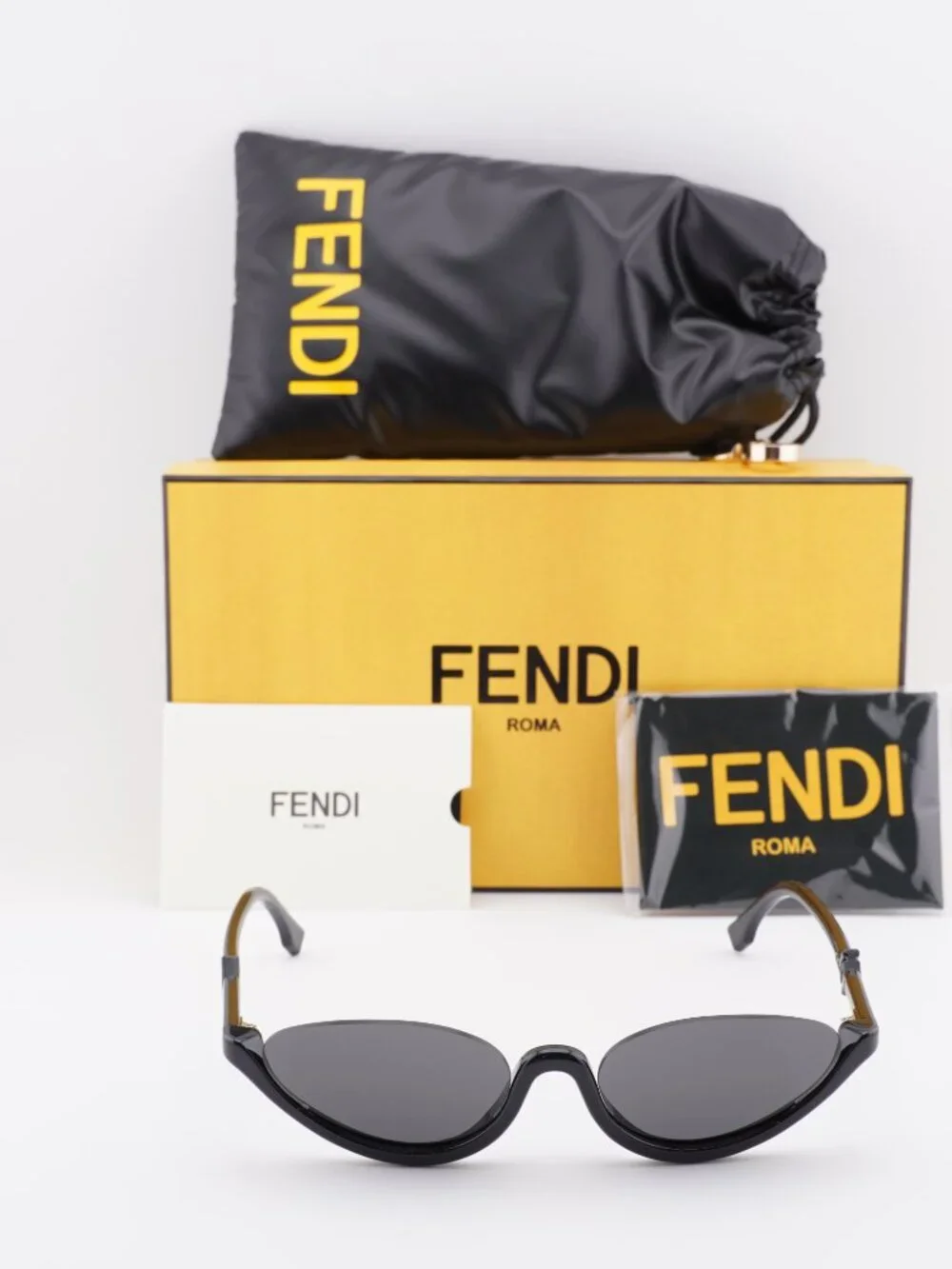 Fendi FE40178U 01A Cat Eye Sunglasses - Shiny Black / Smoke